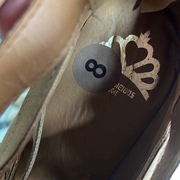 Fergalicious by Fergie NWOT woman’s size 8 tan short boots - Picture 6 of 6